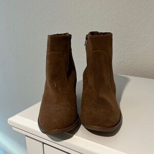 Universal thread women’s size 9 cognac brown block, ankle boot